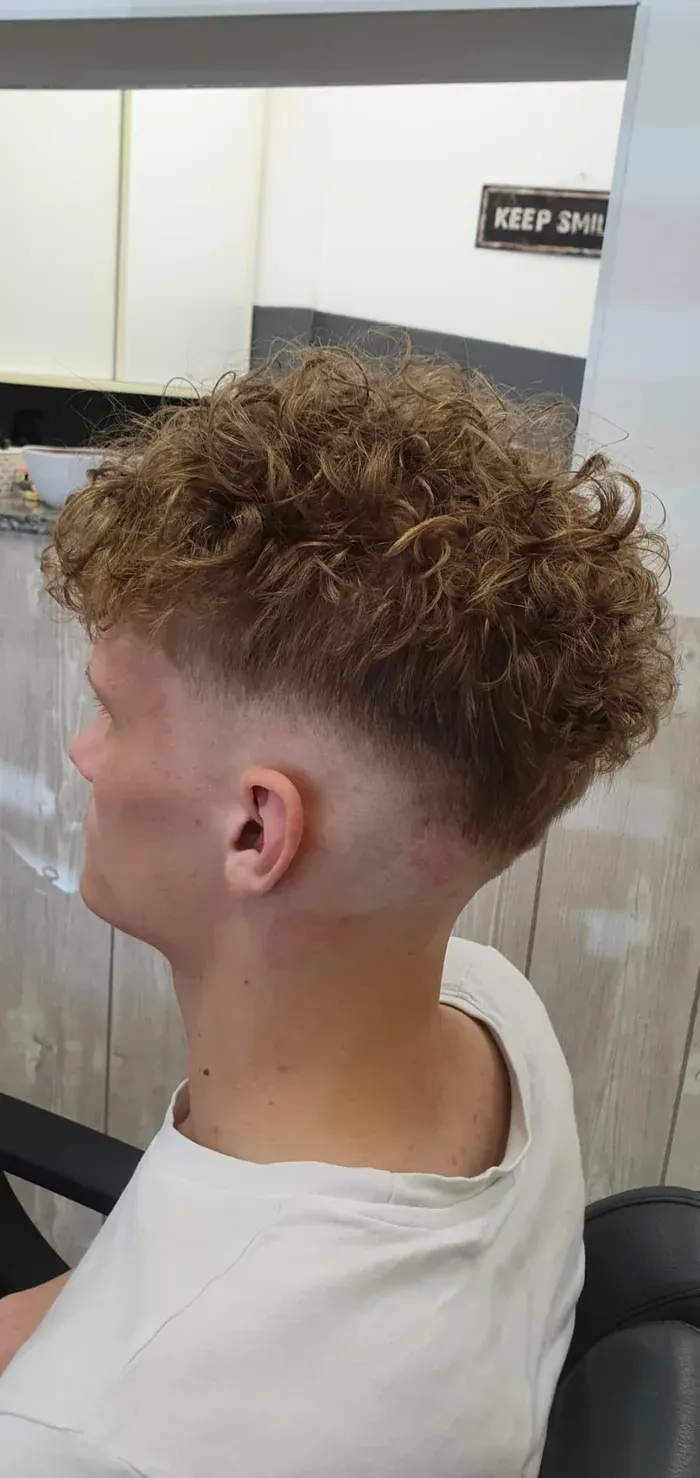 Fade šišanje s preciznim, glatkim prijelazom