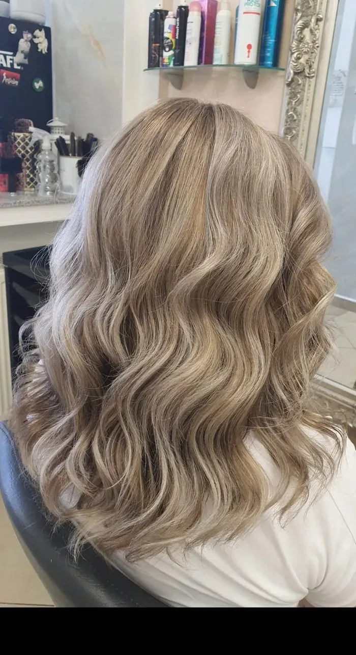 Plavi (blond) pramenovi na kosi